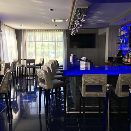 纽约纽堡斯图尔特机场汉普顿酒店 外观 照片